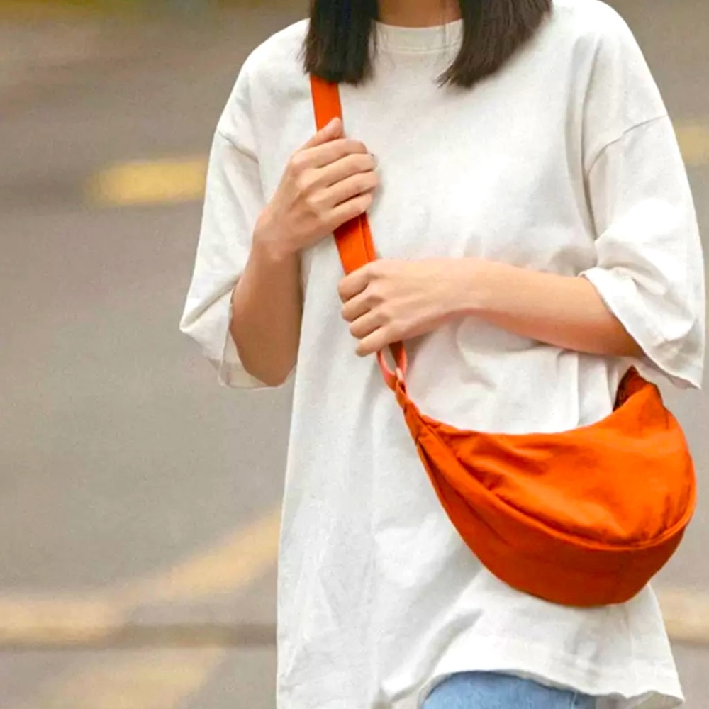 Halfmoon cross body bag